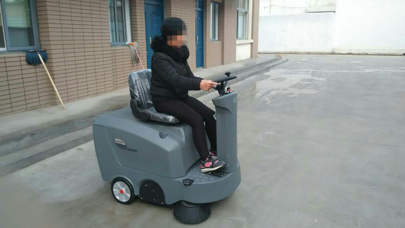 工廠用清掃車(chē)，掃地效果怎么樣?