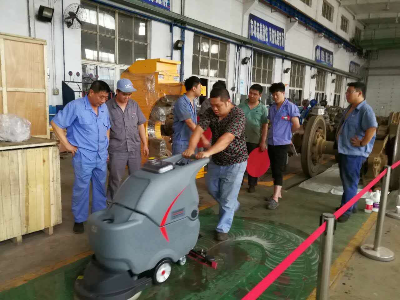 選購手推式洗地機有哪些技巧？