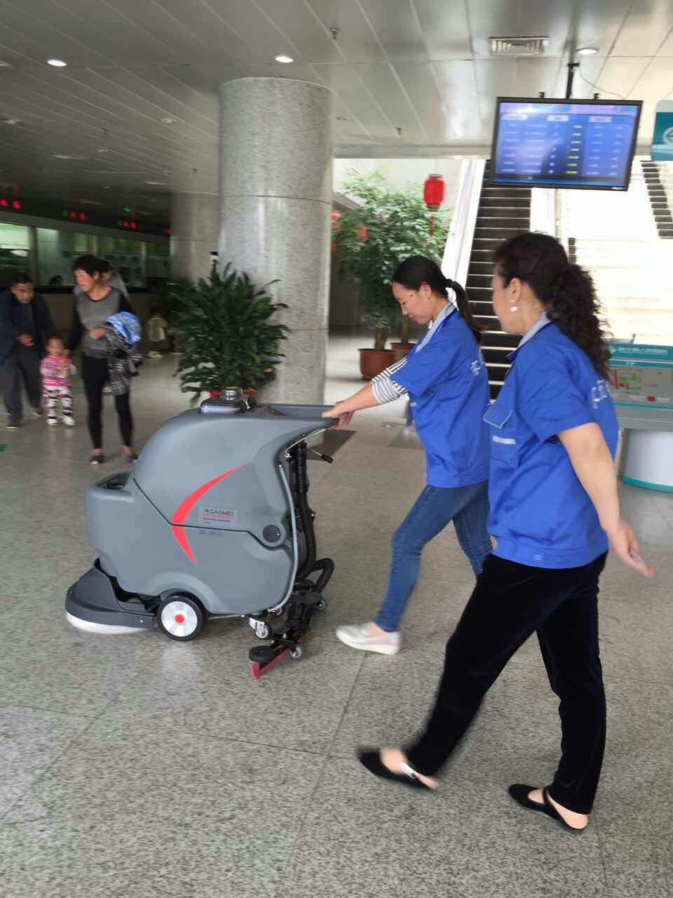 全自動洗地機能解決企業(yè)什么問題？